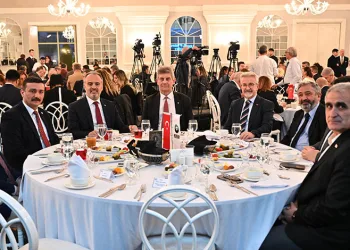 Alinur Aktaş: “Daha da yapacak çok işimiz var”