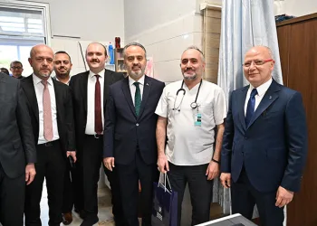 Alinur Aktaş doktorları ziyaret etti
