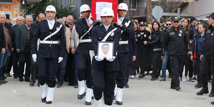 Denizli şehidini ebediyete uğurladı