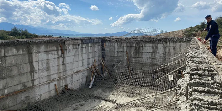 Beton dökümü esnasında çökme: 4 yaralı