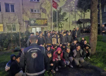 Bursa’da kaçak 63 yabancı uyruklu şahsı yakalandı