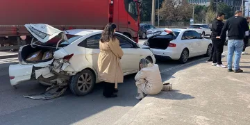 7 araç birbirine girdi: Biri çocuk 5 yaralı