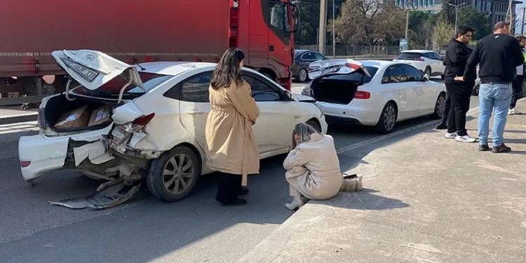 7 araç birbirine girdi: Biri çocuk 5 yaralı