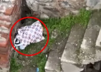 Yeni doğan bebeğini metruk binada terketti