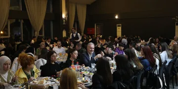 Alper taban iftarda gençlerle buluştu