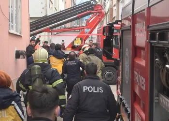 Bursa’da evde çıkan yangında can pazarı: 2 yaralı