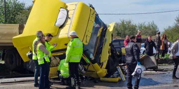 Hatay’da otomobil ve TIR çarpıştı: 6 ölü, 1 yaralı