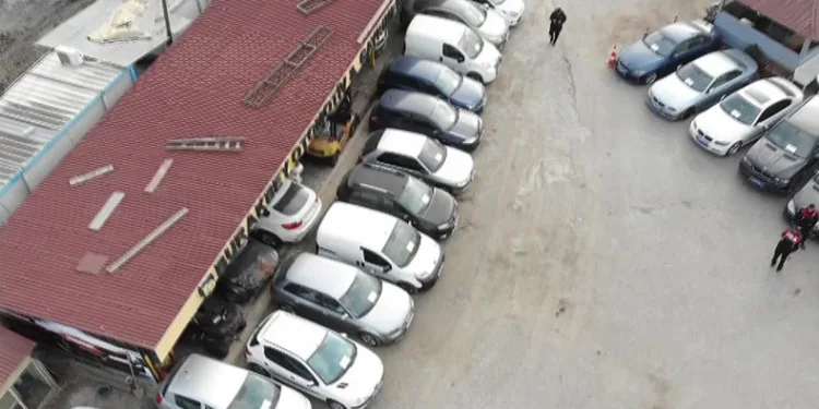 Çalıntı 40 otomobil yediemin otoparkında sergilendi