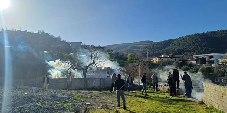 İki aile arasında taşlı sopalı kavga