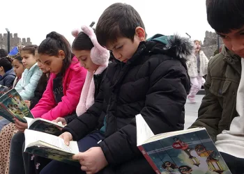 Kayseri’de yarışma kitap okuma şenliğine dönüştü