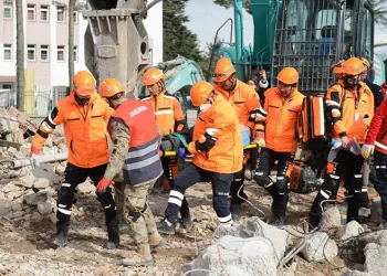 Deprem tatbikatı gerçeği aratmadı