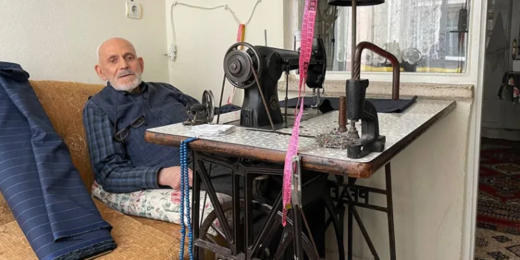 Bursa’da 70 yıllık mesleğine devam ediyor