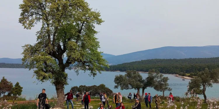 Doğaseverler, kıyı kirliliğine dikkat çekti