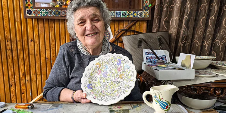 Çinilerini yurt dışına ihraç ediyor
