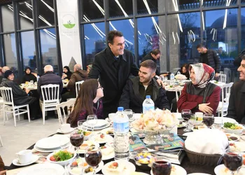 Şehit aileleri onuruna iftar