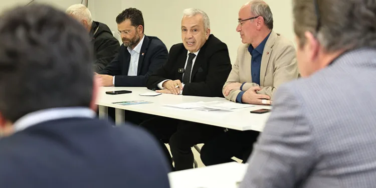 Şadi Özdemir’den amatör spor kulüplerine destek