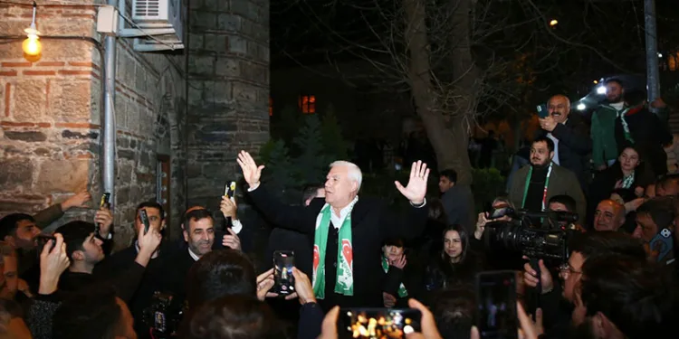 Bozbey’e Abdal Meydanı’nda sevgi seli!