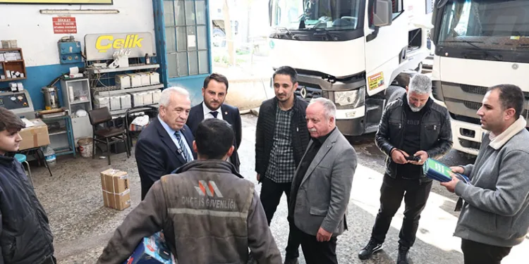 Şadi Özdemir Küçük Sanayi Sitesi’nde esnafı dinledi