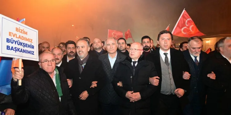 Alinur Aktaş’a İnegöl’de coşkulu karşılama