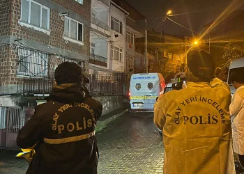 Kan donduran cinayet: Abisinin boğazını kesti