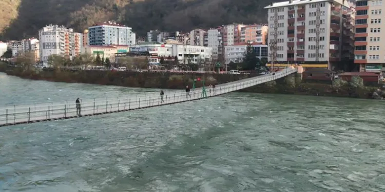 Karadeniz’in en uzun asma köprüleri