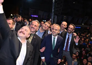 “Biz Bursa’nın her köşesinde gülümsüyoruz”