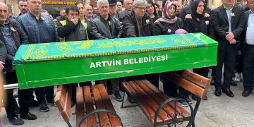 Artvin eski muhabiri son yolculuğuna uğurlandı