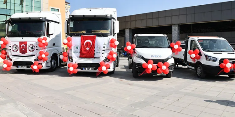 Mustafakemalpaşa’ya kazandırılan hibe araçlar teslim alındı