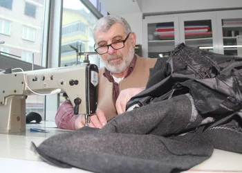 55 yıldır terzilik yapıyor