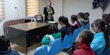 Hem öğretmen hem eğlendiren