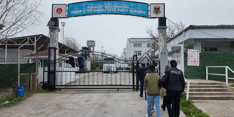 Sinop’ta aranan şahıslar yakalandı