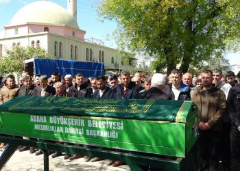Karısı tarafından öldürülen adam toprağa verildi