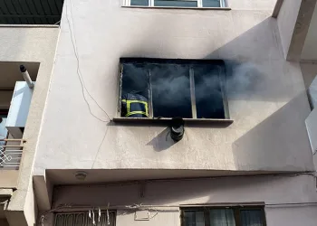 Bursa’da elektrikli battaniye daireyi kül etti