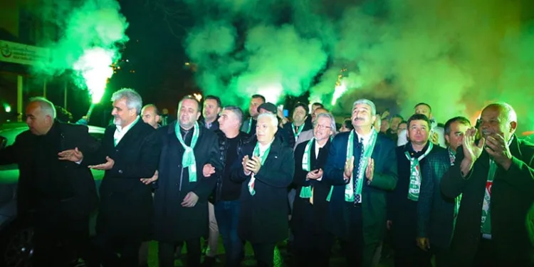 Bozbey’den Büyükşehir çalışanlarına; “Mustafa Ağabeyiniz geliyor”