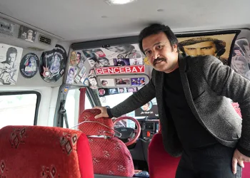 Orhan Gencebay’a benzeyen Müslüm ile nostaljik yolculuk