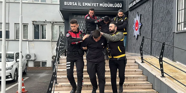 Husumetlisine ateş açtı, olayla ilgisi bulunmayan iki kadını yaraladı