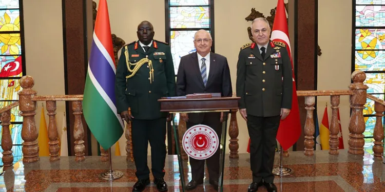 Bakan Güler, Tümgeneral Mamat OA Cham’ı kabul etti