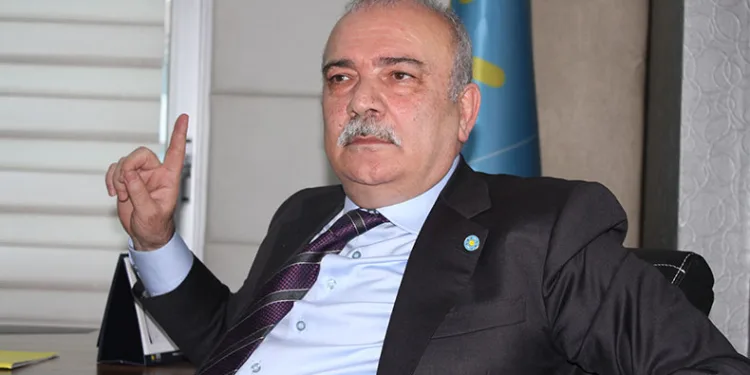 İYİ Parti Adayı Gür’e destek için Uşak’a geldi