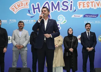Murat Kurum, Pendik’te hamsi festivaline katıldı