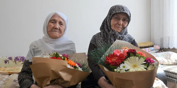 Yaşlı hastalar yalnız bırakılmıyor