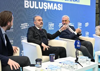 Başkan Aktaş’tan gençlerle sazlı sözlü muhabbet