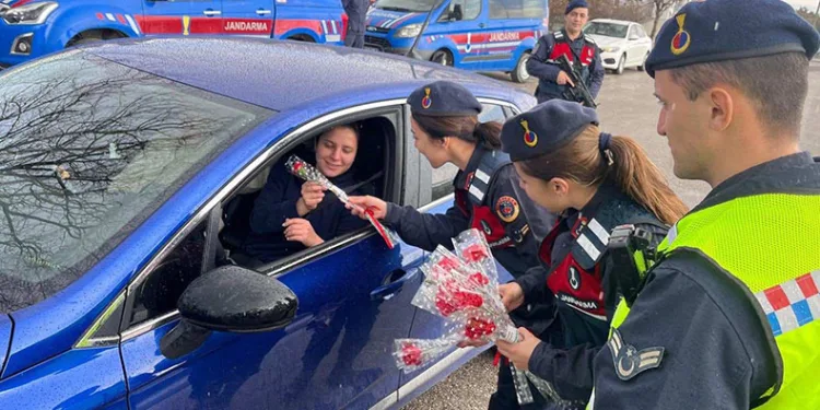 Salihli jandarma kadınları unutmadı
