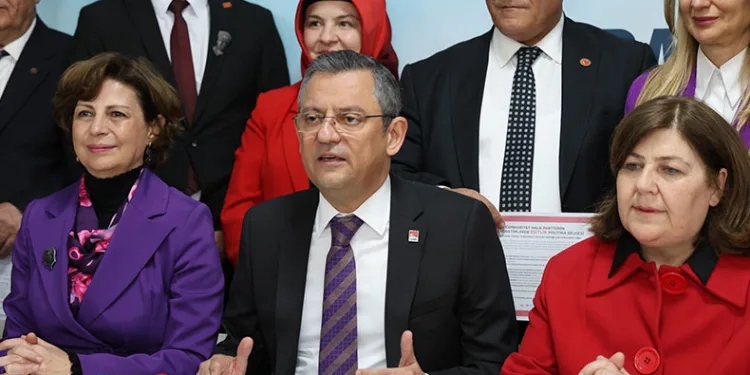 Kadınlar gününde kadın adayı Köksal’ı eleştirdi