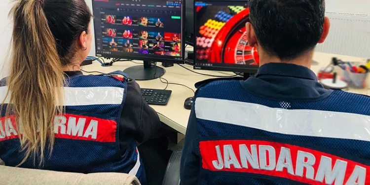 38 zararlı internet sitesi erişime engellendi