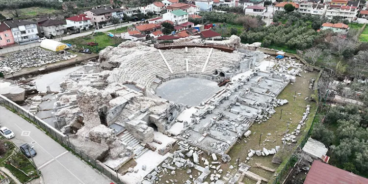 1800 yıllık İznik Roma Tiyatrosu turizme kazandırıldı