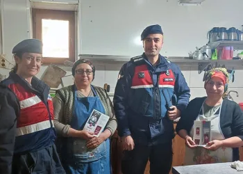 Jandarma kadınlara KADES’i anlattı