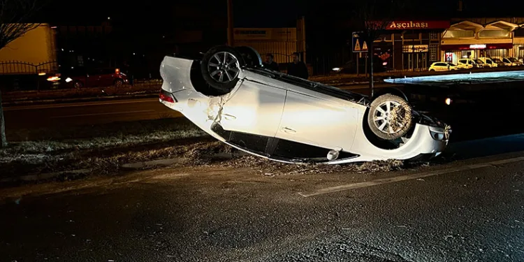 Takla atan otomobilden burnu bile kanamdan çıktı