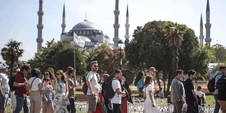 İstanbul, turizme hızlı başladı