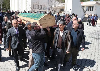Üniversite, doktora öğrencisine sahip çıktı