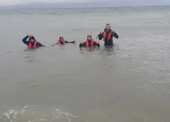 Dondurucu soğuk suda eğitim yapıyorlar